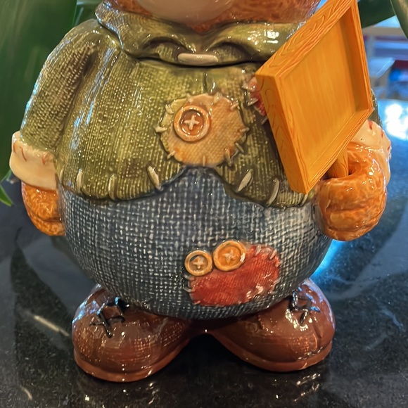 Bear Ceramic Cookie Jar by CKA - 10 1/2" H - Picture 3 of 12